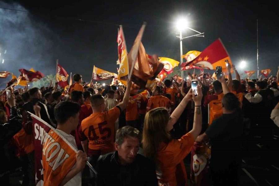 Galatasaray’ın Şampiyonluğu Antalya’da Kutlandı