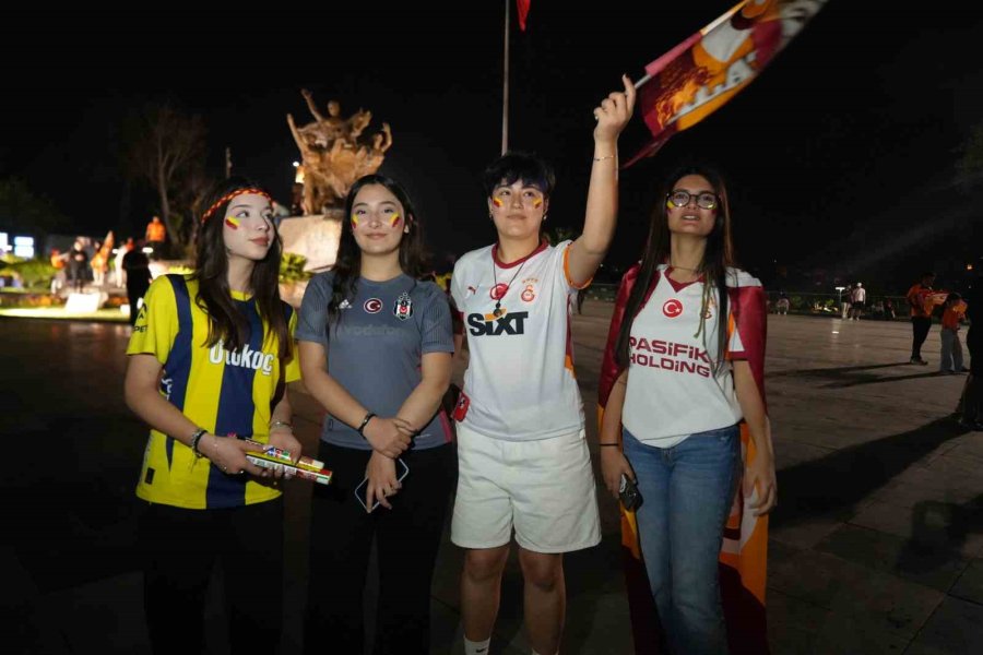 Galatasaray’ın Şampiyonluğu Antalya’da Kutlandı