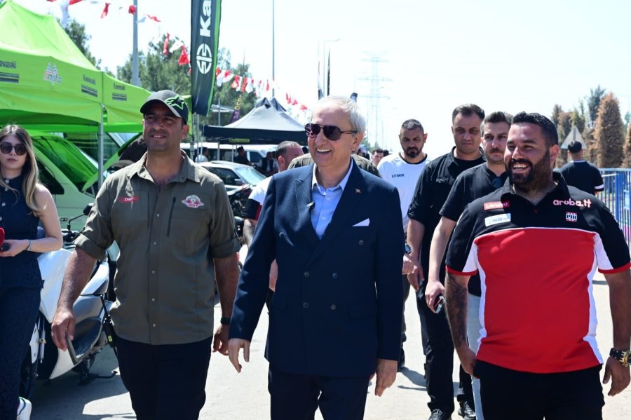 Kepez Belediye Başkanı Kocagöz, Hız Tutkunlarının Heyecanına Ortak Oldu