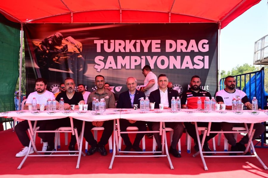 Kepez Belediye Başkanı Kocagöz, Hız Tutkunlarının Heyecanına Ortak Oldu