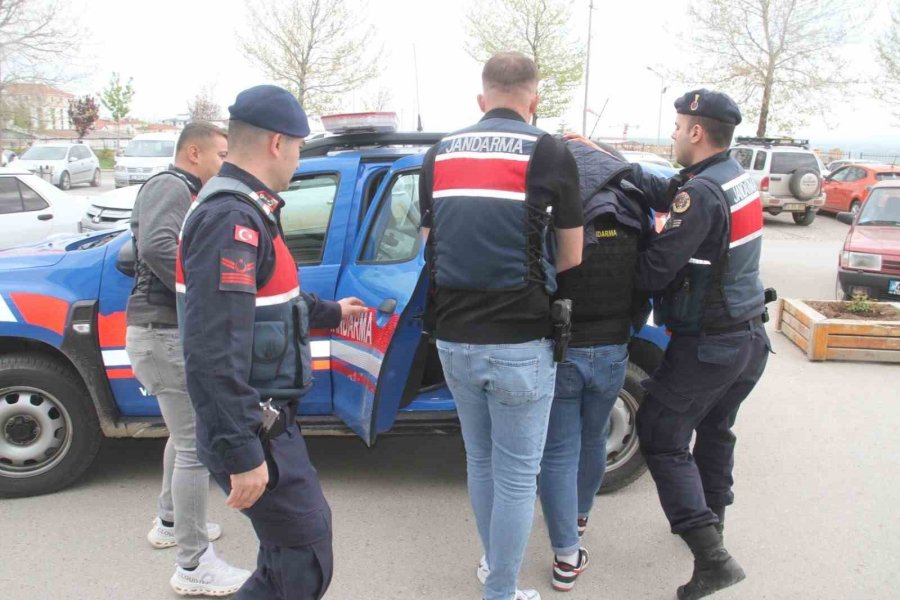 Kaçan Cinayet Şüphelilerini Jasat Yakaladı