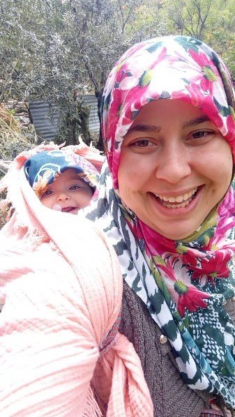 Sosyal Medyayı Sallayan İkili: Anne Ve 7,5 Aylık Kızı İzleyenlerin Yüzünde Tebessüm Bırakıyor
