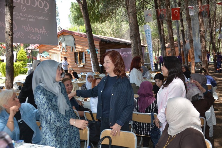Mersin’de Şehit Annelerine Özel Program
