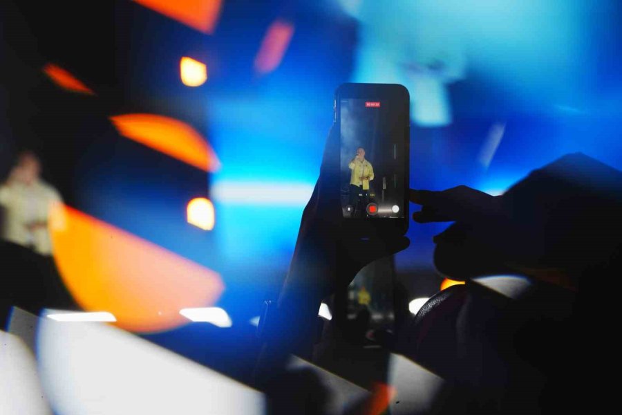 Mersin Kültür Yolu Festivali’nde Oğuzhan Koç Rüzgarı Esti
