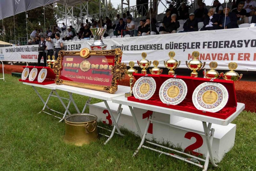 Manavgat’ta Güreş Şöleni Devam Ediyor