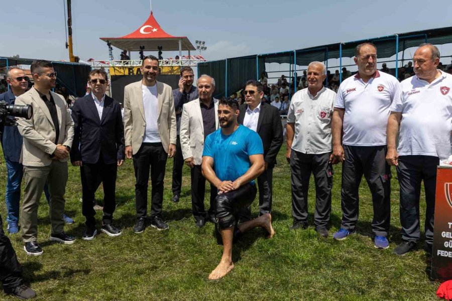 Manavgat’ta Güreş Şöleni Devam Ediyor
