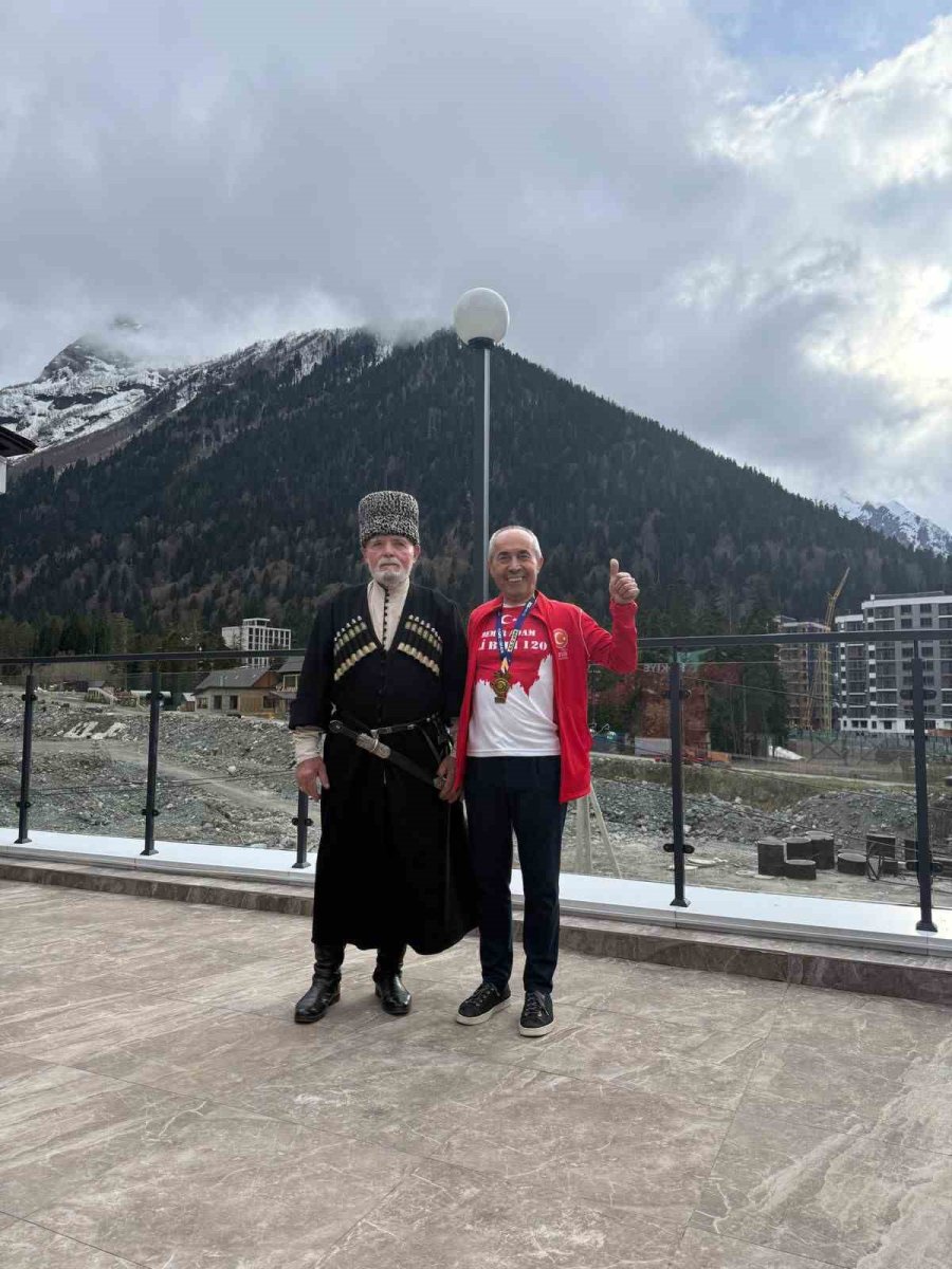 ‘demir Adam’ Kazan Maratonu’na Performansıyla Damga Vurdu