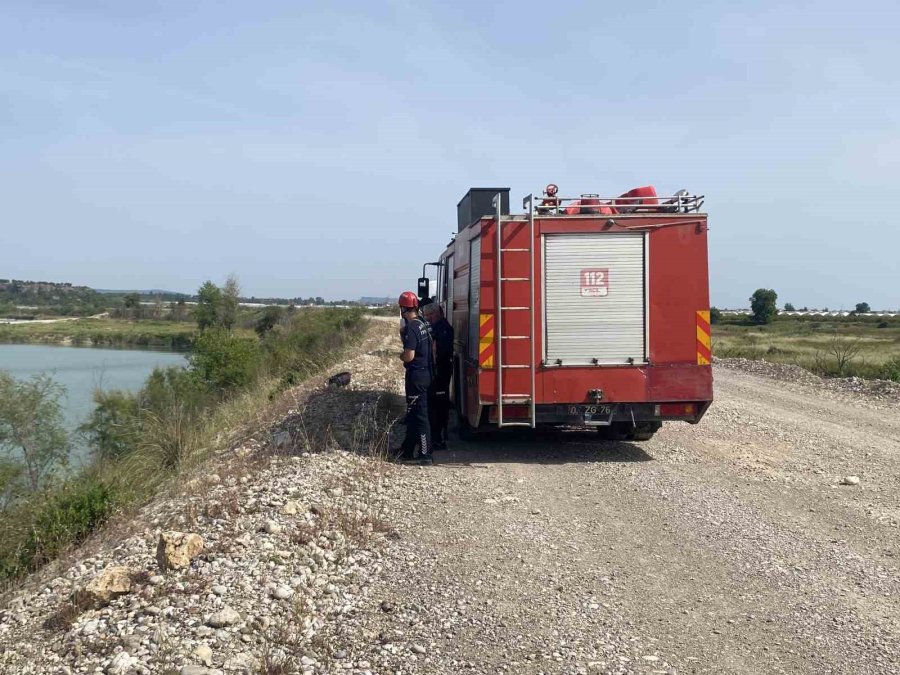 Serinlemek İçin Aksu Çayı’na Giren 3 Gençten Biri Akıntıya Kapılarak Kayboldu