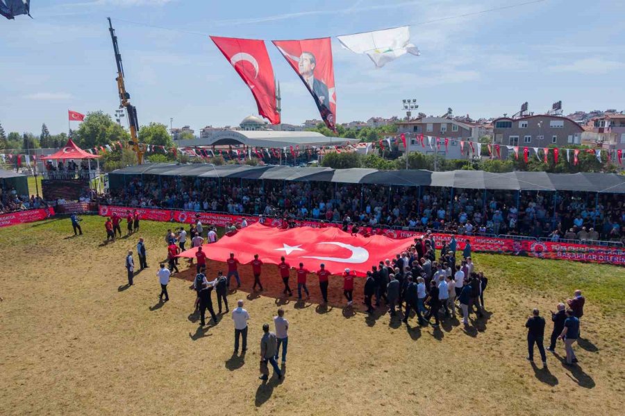 Manavgat’ta Başpehlivanlık Kemeri Feyzullah Aktürk’ün