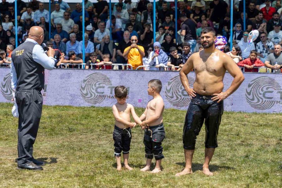 Manavgat’ta Başpehlivanlık Kemeri Feyzullah Aktürk’ün