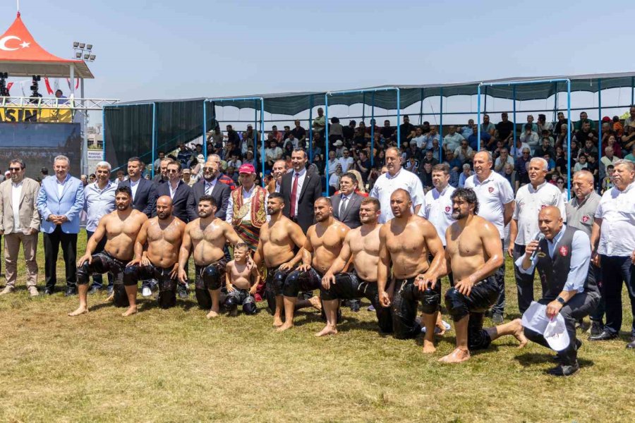Manavgat’ta Başpehlivanlık Kemeri Feyzullah Aktürk’ün