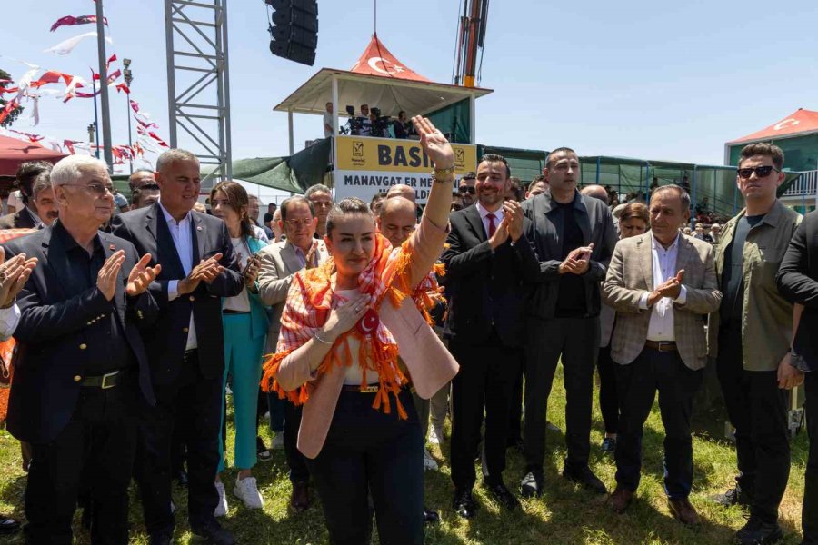 Manavgat’ta Başpehlivanlık Kemeri Feyzullah Aktürk’ün