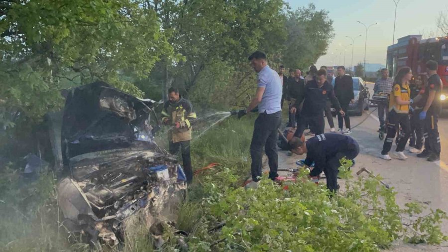 Düğün Konvoyunda Feci Kaza: 1 Ölü, 1 Yaralı