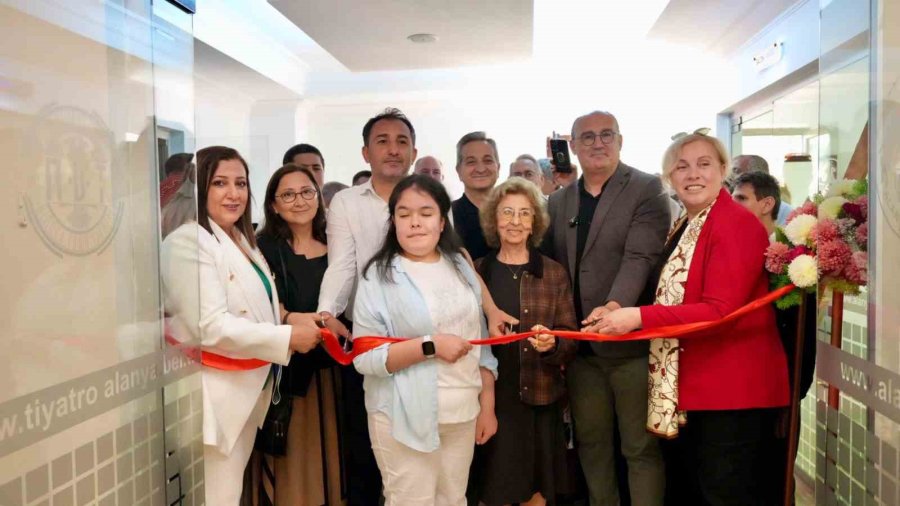 Alanya’da Engeller Sanatla Aşıldı