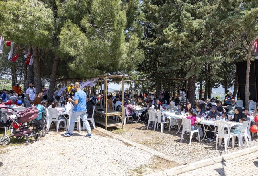 Mersin’de Çölyaklı Bireyler Farkındalık Etkinliğinde Buluştu