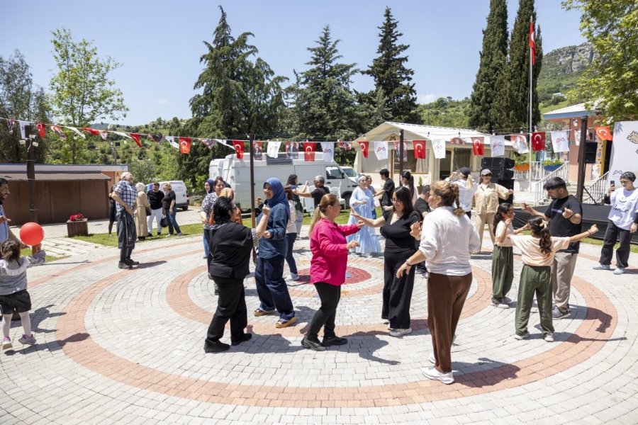 Mersin’de Çölyaklı Bireyler Farkındalık Etkinliğinde Buluştu