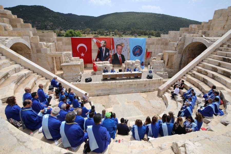 Akdeniz Üniversitesi Senatosu, Antik Dünyanın Binlerce Yıl Öncesindeki Meclisinde Toplandı