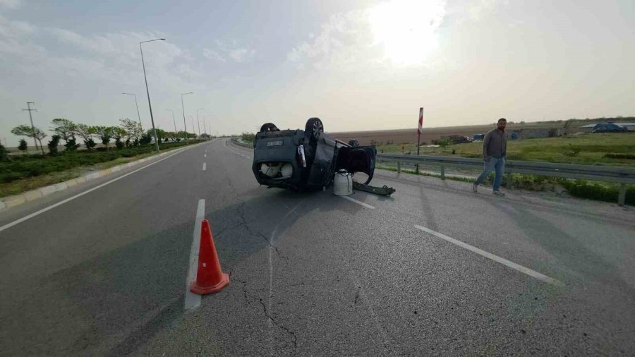 Aksaray’da Otomobil İle Hafif Ticari Araç Çarpıştı: 2 Yaralı