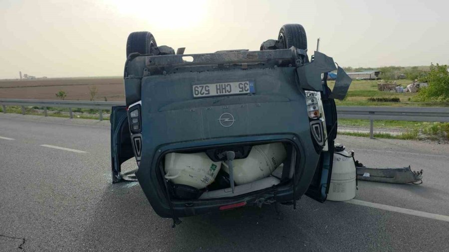 Aksaray’da Otomobil İle Hafif Ticari Araç Çarpıştı: 2 Yaralı