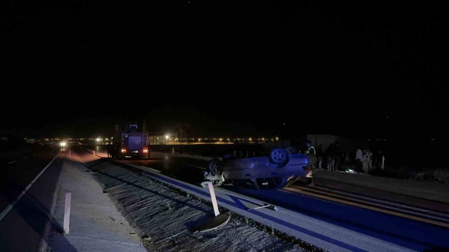 Otomobil Beton Mikserine Arkadan Çarptı: 1 Ağır Yaralı