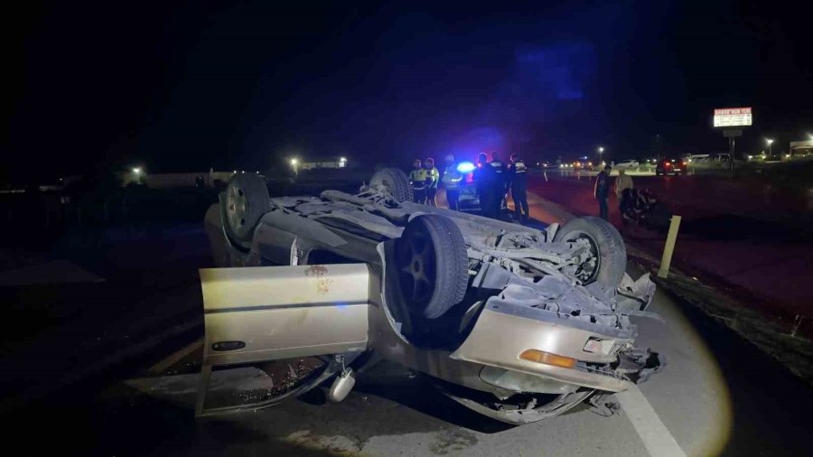 Otomobil Beton Mikserine Arkadan Çarptı: 1 Ağır Yaralı