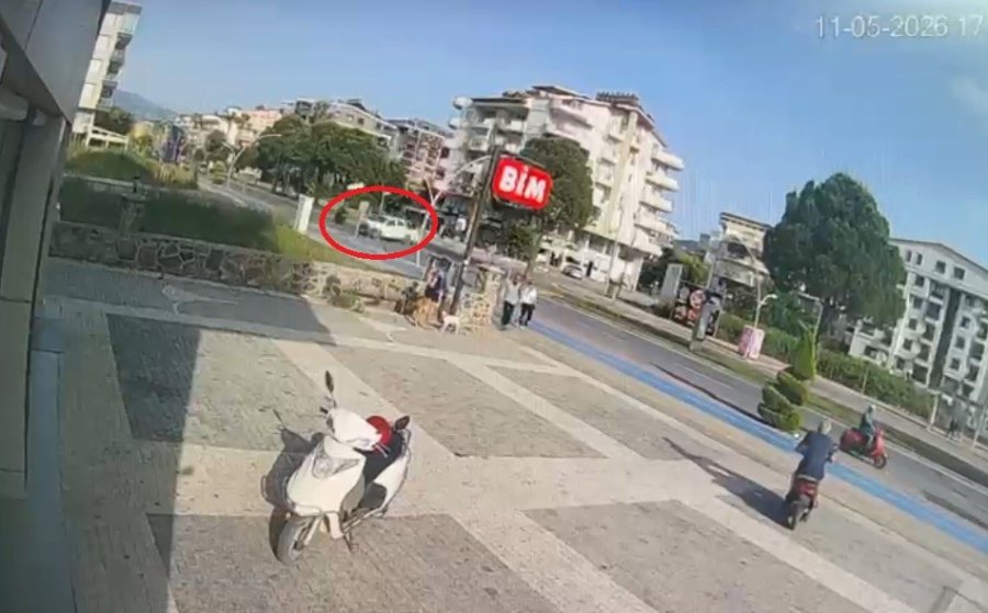 Kamyonetle Çarpışan Motosikletli Ağır Yaralandı
