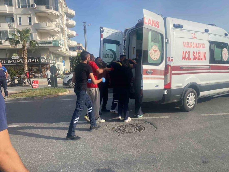 Kamyonetle Çarpışan Motosikletli Ağır Yaralandı