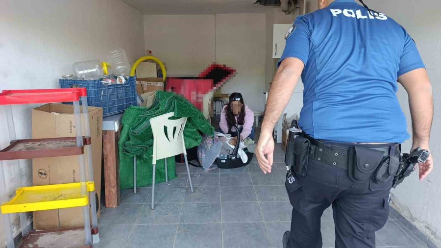 Hırsızlık İhbarına Giden Polis, Özel Garajda 5 Aylık Bebekle Annesini Buldu