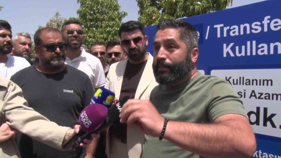Antalya Havalimanında Vıp Taşımacıların Eylemi