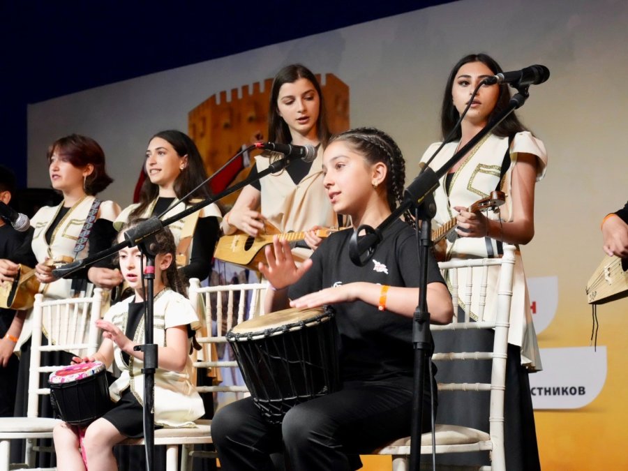 Alanya’da Kültürleri Buluşturan Dans Ve Müzik Şöleni Başladı