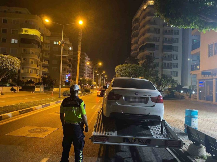 Alanya’da Korsan Taşımacılık Yapan 8 Araca 835 Bin Tl Ceza