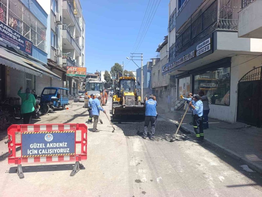 Akdeniz’de Yol Ve Kaldırımlar Yenileniyor