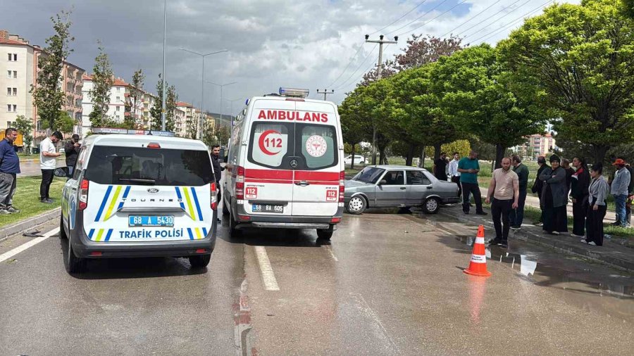 Otomobilin Çarptığı Yaşlı Kadın Ağır Yaralandı
