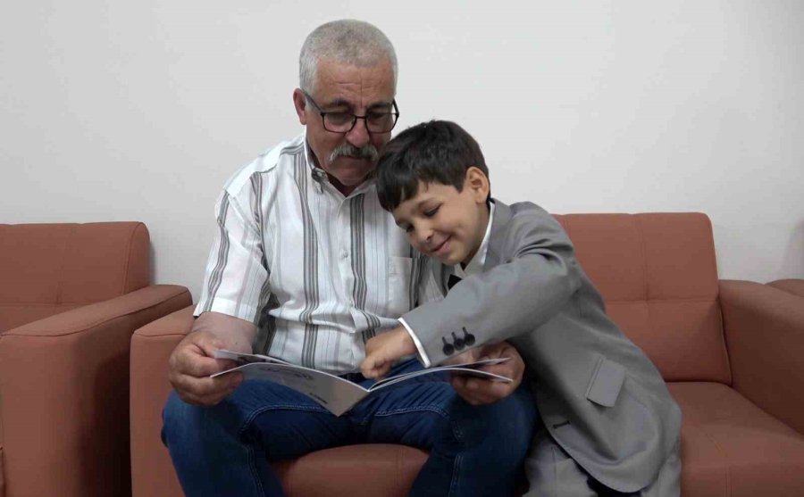 6 Yaşındaki Otizmli Anaokulu Öğrencisi Hayal Dünyasını Hikaye Kitabına Dönüştürdü