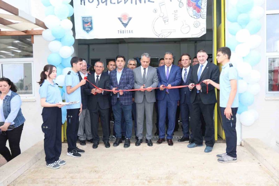 Aksu Uçak Bakım Lisesi’nde Bilim Fuarı Açıldı