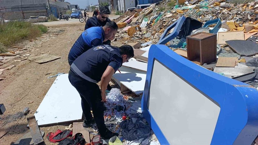Boş Araziye Dökülen Çöplerin Sebep Olduğu Yangın Korkuttu
