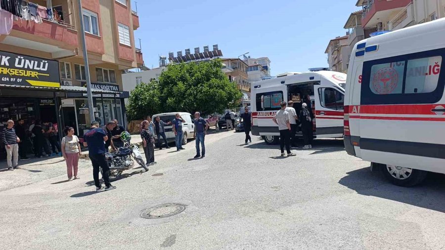 Kontrolsüz Kavşakta Ölümden Döndüler: 4 Yaralı
