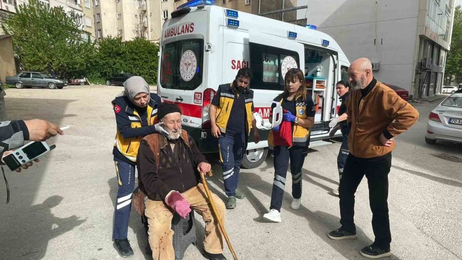Karaman’da Yaşlı Adamın Yaralandığı Kaza Anı Kameraya Yansıdı