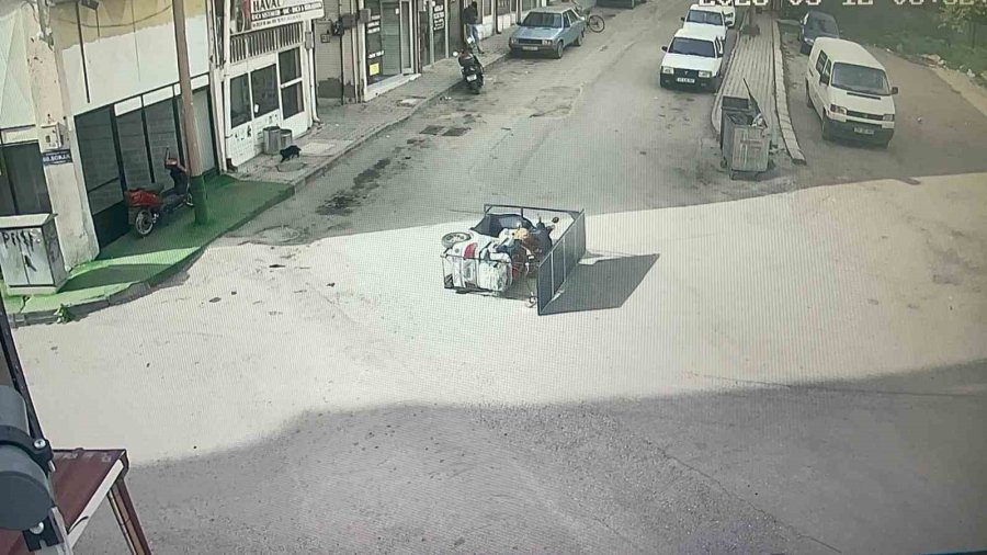 Karaman’da Yaşlı Adamın Yaralandığı Kaza Anı Kameraya Yansıdı