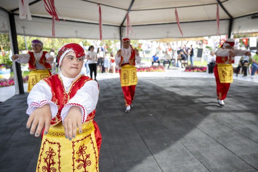 Mersin’de Engelliler Haftasında 60 Vatandaşa Akülü Sandalye Desteği