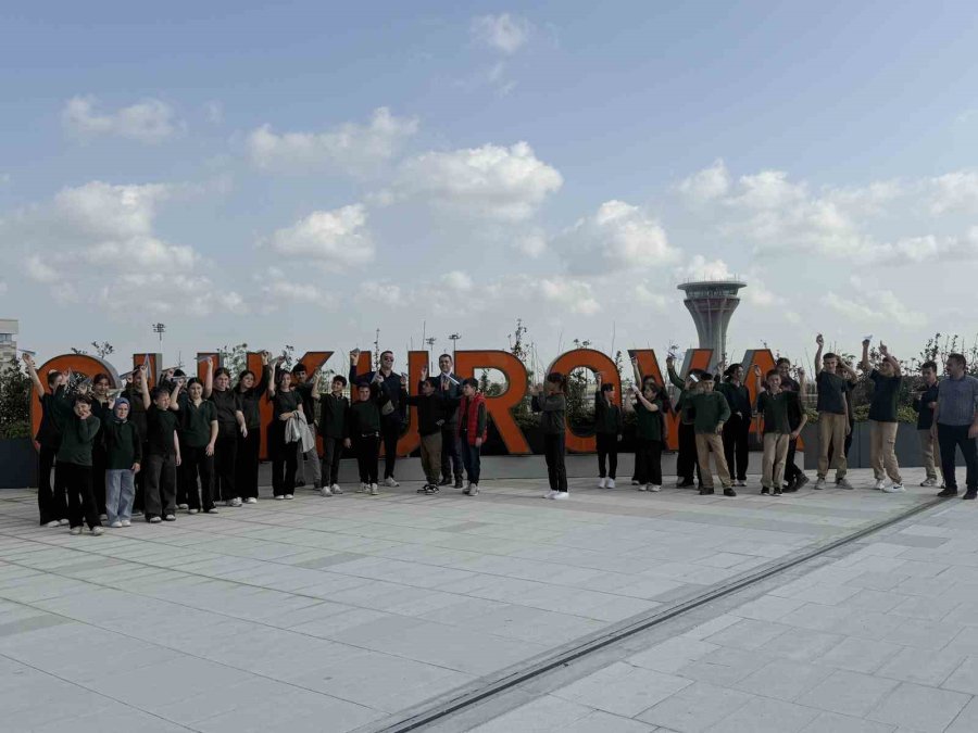 Çocuklar, İlk Defa Uçak Görmenin Mutluluğunu Yaşadı