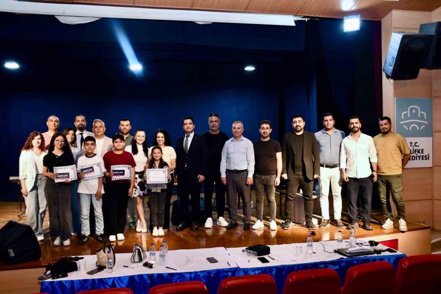 Silifke’de Genç Yetenekler Sahnede Yarıştı