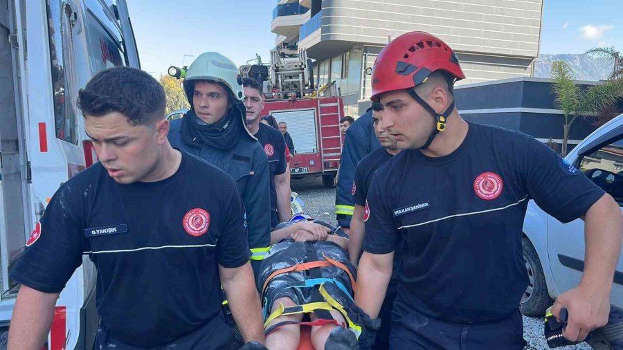 Alanya’da Evin Asma Tavanı Çöktü: 2 Yaralı