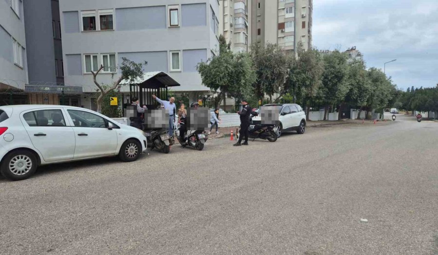 Dijital Şantaj: 500 Bin Tl İsteyip, Kapısına Onlarca Kurye, Nakliyeci, Ambulans Ve Cenaze Aracı Gönderdiler