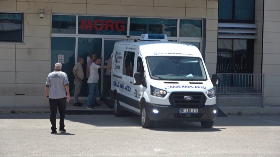 Alacak-verecek Kavgasında Öldürülen Adamın Oğlu Konuştu: "borç Babamın Değildi, Suçsuz Yere Hunharca Katledildi"