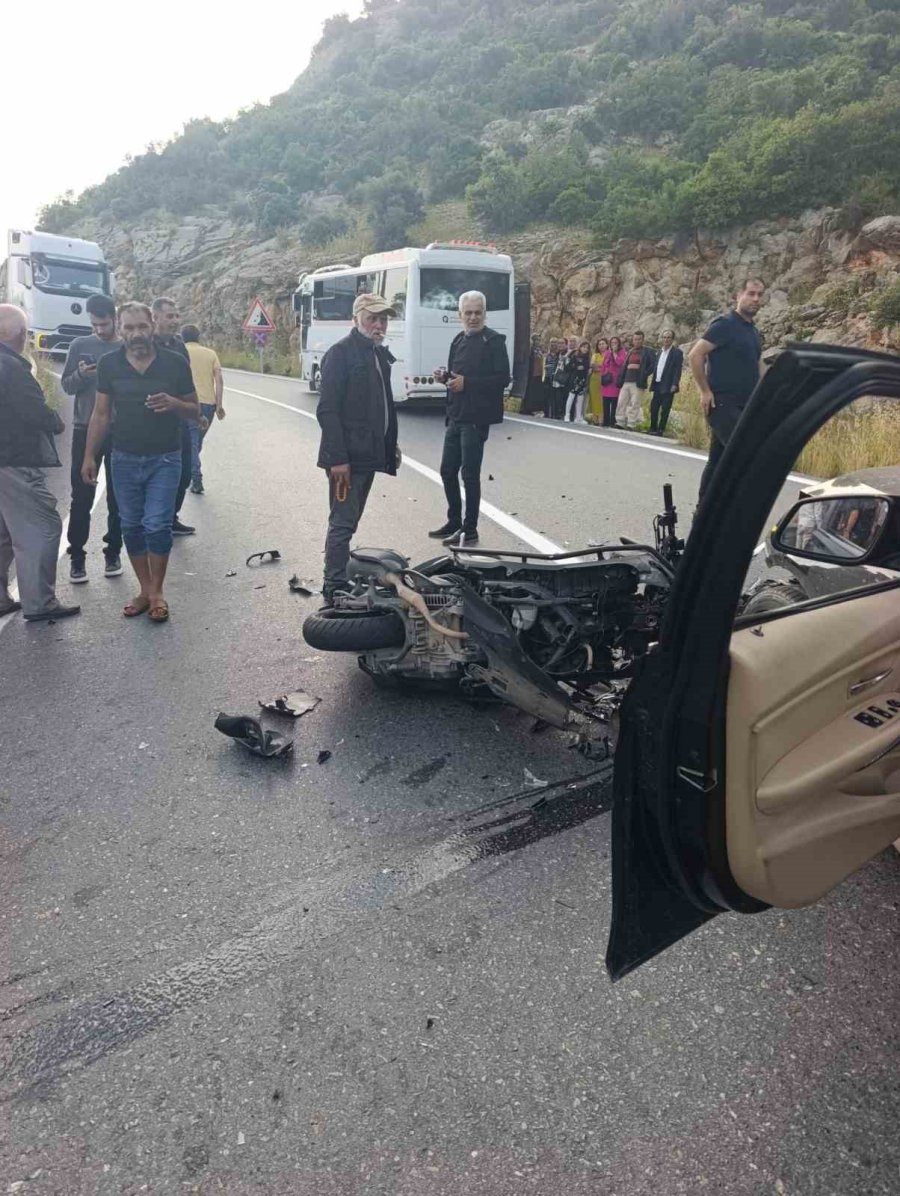Otomobil İle Motosiklet Çarpıştı: 2 Yaralı