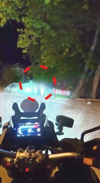 Yere Attığı Uyuşturucu Polisin Yaka Kamerasına Takıldı