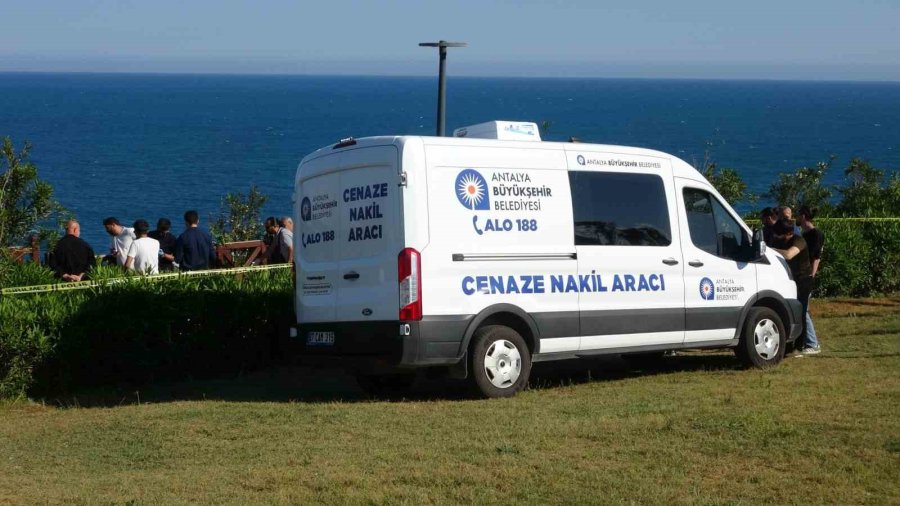 Antalya’da 40 Metrelik Falezlerden Düşen Şahıs Hayatını Kaybetti