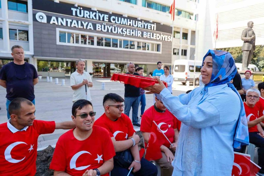 Özel Bireyler Bir Günlüğüne Asker Oldu