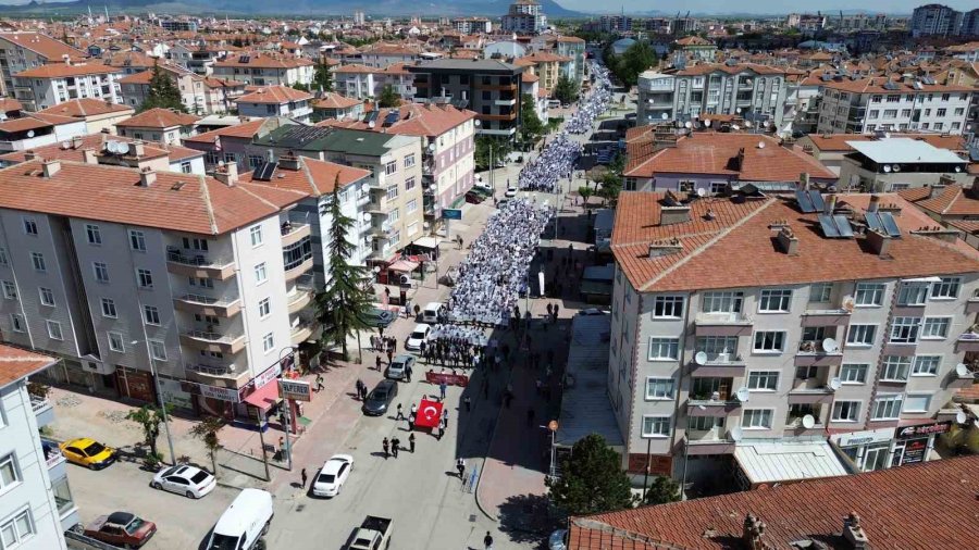 Karaman’da Öğrencilerden "yürüyen Sözlük" Gösterisi